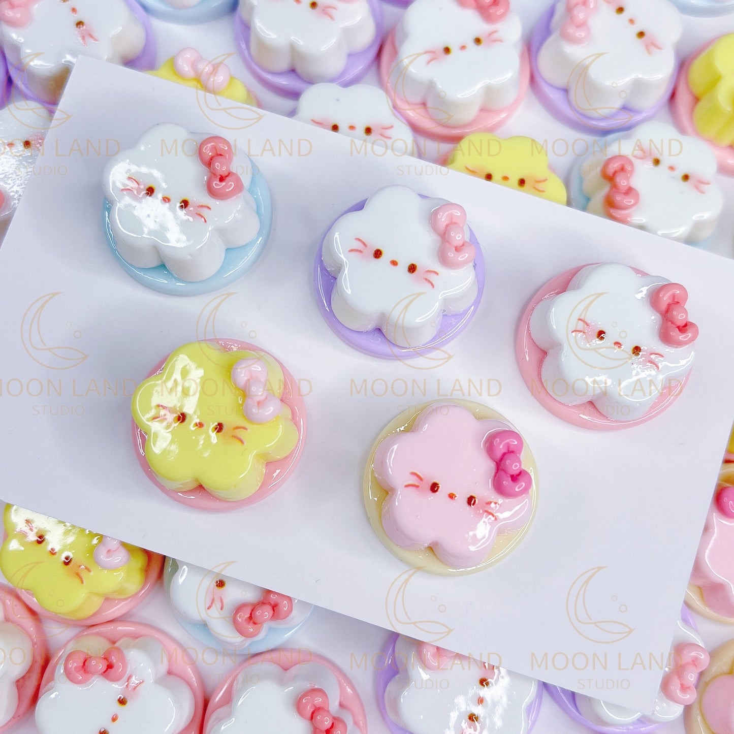 "Hello Kitty Pudding" Charms (10+)